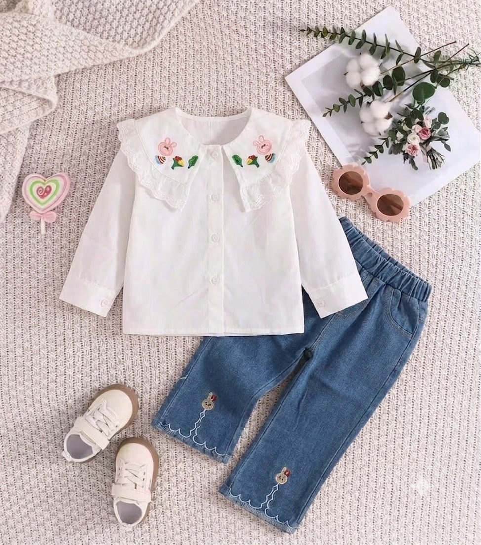 Conjunto jeans claro blusa blanco bordado - Conjuntos Set x3 (foto 3)