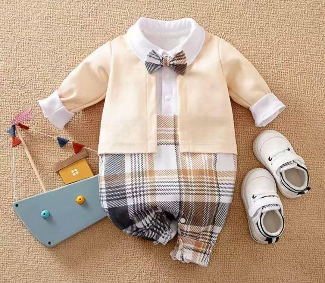 Mameluco Beige/blanco chaleco - Mamelucos y Conjuntos Elegantes (foto 2)